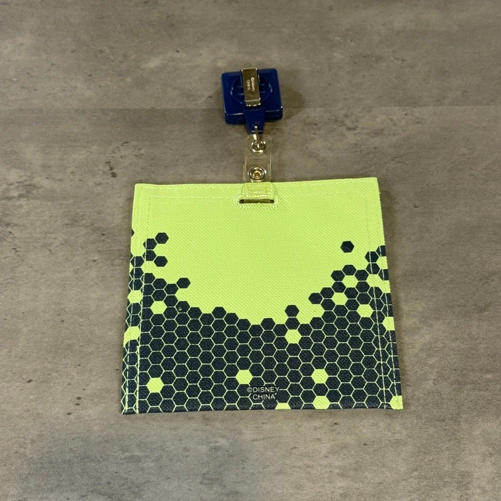 Vintage Disney Lilo Stitch Experiment 626 Retractable ID Badge Holder Lime Green - Picture 2 of 5